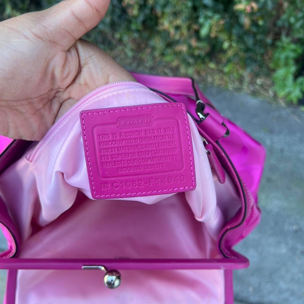Y2K Hot Pink Coach Signature Laura Kisslock Tote Bag - Picture 2 of 7